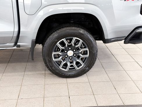 Used 2023 Chevrolet Colorado LT w/ LT Convenience Package III image 3