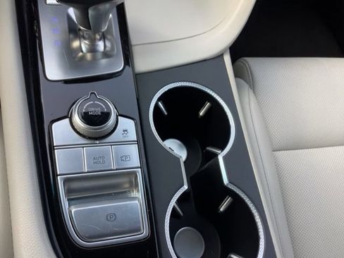 Used 2025 Genesis G70 2.5T AWD/4WD image 32