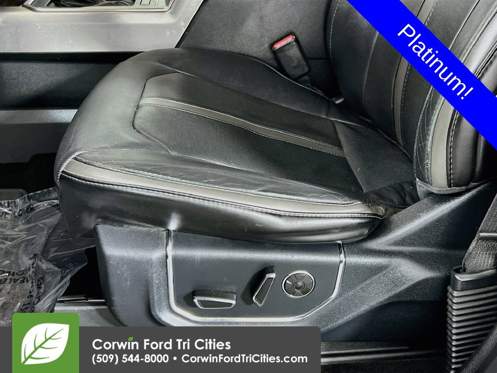 Used 2016 Ford F150 Platinum w/ Equipment Group 701A Luxury AWD/4WD image 22
