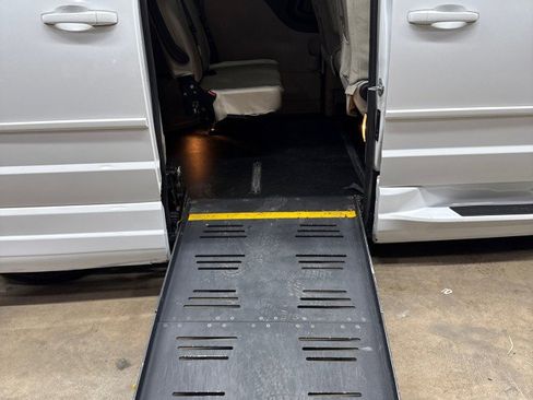 Used 2016 Dodge Grand Caravan SE w/ Quick Order Package 29E SE image 1