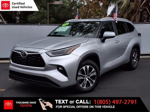 Certified 2023 Toyota Highlander XLE image 1