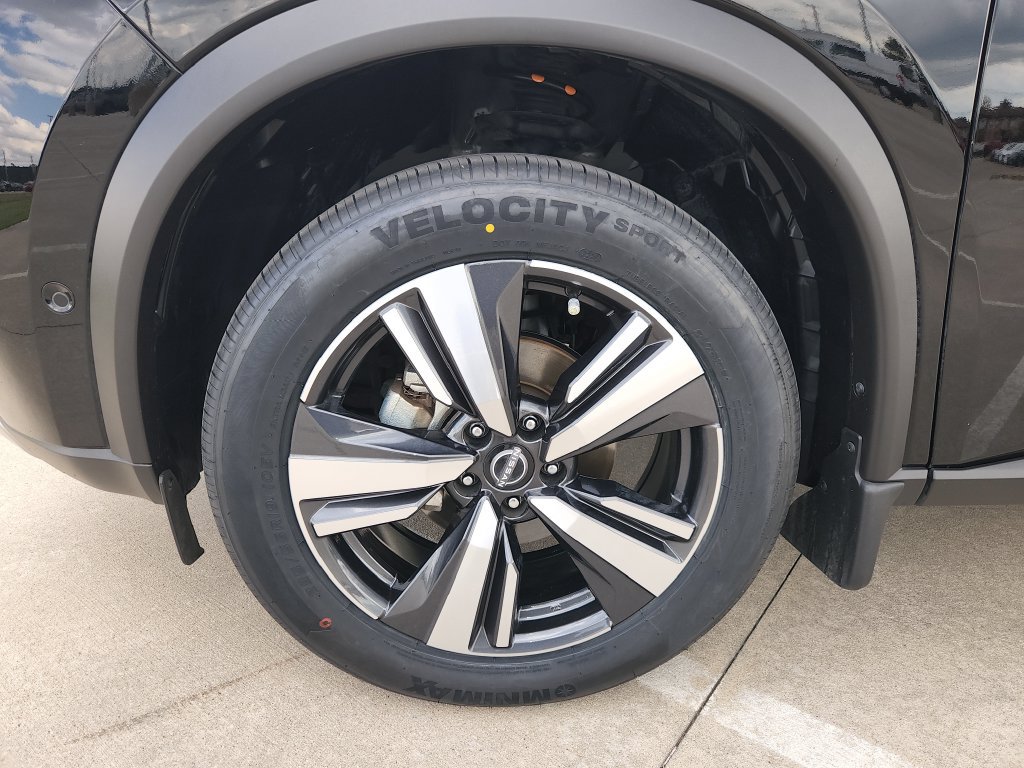 Used 2023 Nissan Rogue Platinum FWD image 33