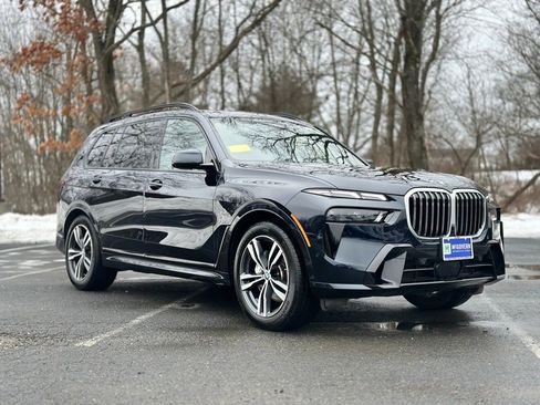 Used 2024 BMW X7 xDrive40i w/ M Sport Package image 8