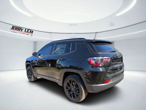New 2026 Jeep Compass Latitude AWD/4WD image 5