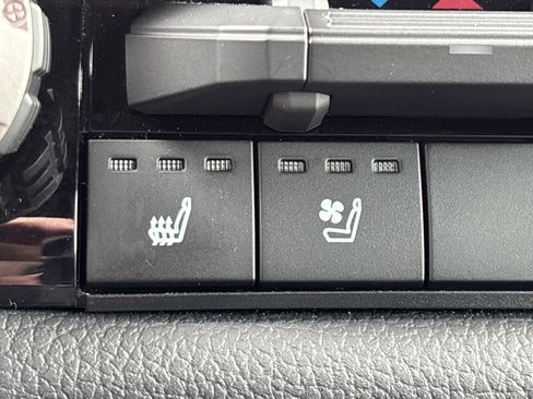 Certified 2025 Toyota Tundra Limited w/ TRD Off-Road Package image 29