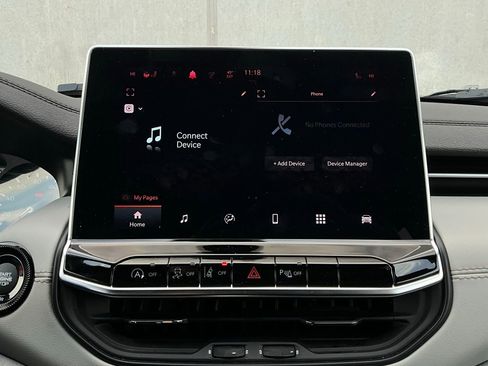 Used 2025 Jeep Compass Limited image 30