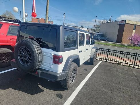 Used 2024 Jeep Wrangler Sport S image 6