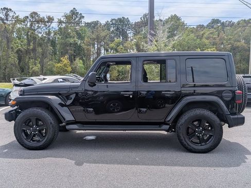 Used 2021 Jeep Wrangler Unlimited Sahara image 9