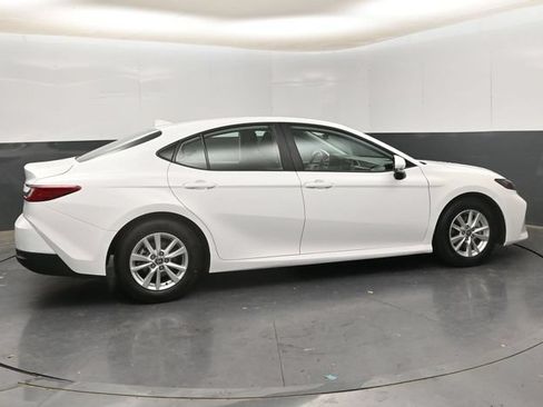 Used 2025 Toyota Camry LE FWD image 8