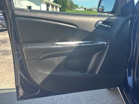 Used 2017 Dodge Journey SE FWD image 9