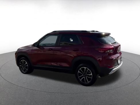 Used 2025 Chevrolet TrailBlazer LT image 4