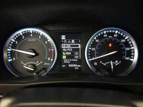 Used 2019 Toyota Highlander Limited AWD/4WD image 12