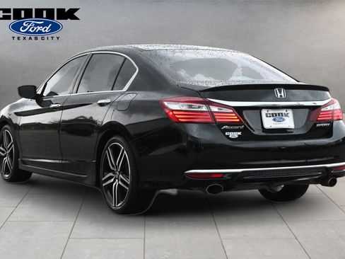Used 2017 Honda Accord Sport image 4