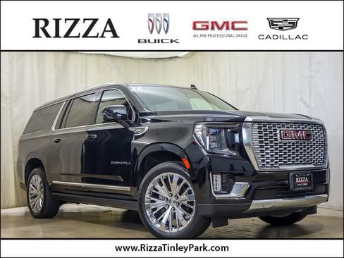 Certified 2022 GMC Yukon XL Denali AWD/4WD image 1