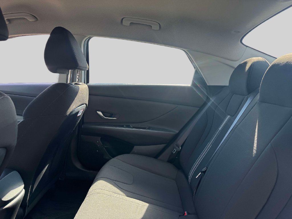 Used 2023 Hyundai Elantra SEL FWD image 11