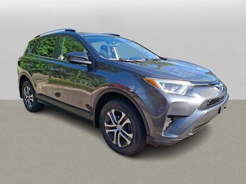 Used 2016 Toyota RAV4 LE AWD/4WD image 3