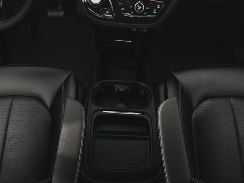 New 2027 Chrysler Pacifica Select AWD/4WD image 4