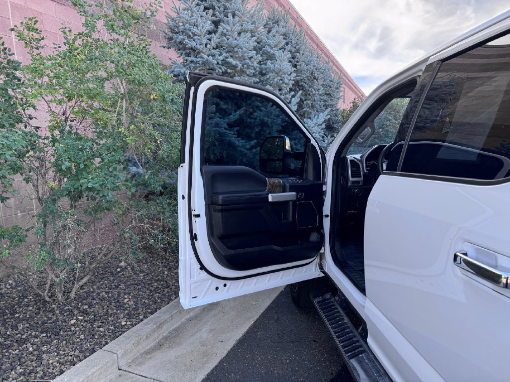 Used 2019 Ford F250 Lariat w/ Lariat Ultimate Package AWD/4WD image 16