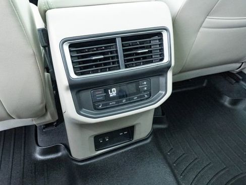 Certified 2024 Volkswagen Atlas SEL Premium R-Line image 36