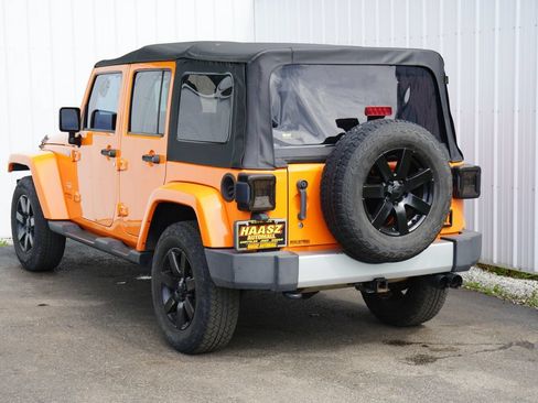 Used 2012 Jeep Wrangler Unlimited Sahara w/ Dual Top Group AWD/4WD image 4