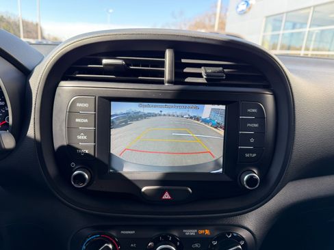 Used 2020 Kia Soul LX image 27
