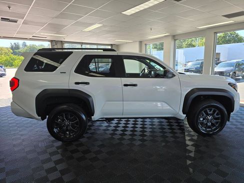 Certified 2026 Toyota 4Runner SR5 AWD/4WD image 2