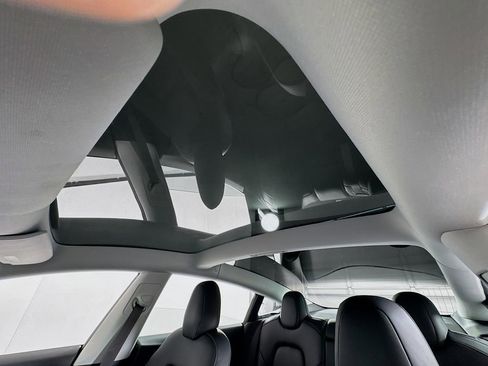 Used 2018 Tesla Model 3 Long Range image 14