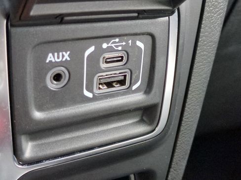 Used 2023 Jeep Wrangler Altitude image 37