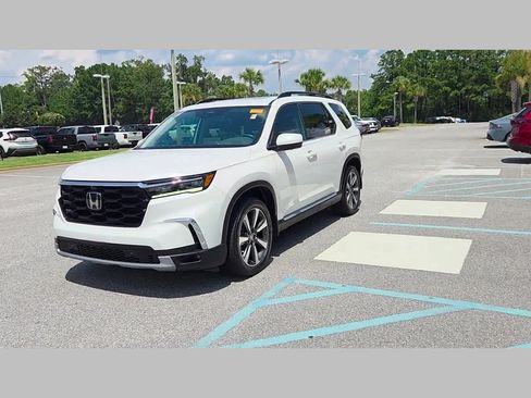 Used 2025 Honda Pilot Elite image 22