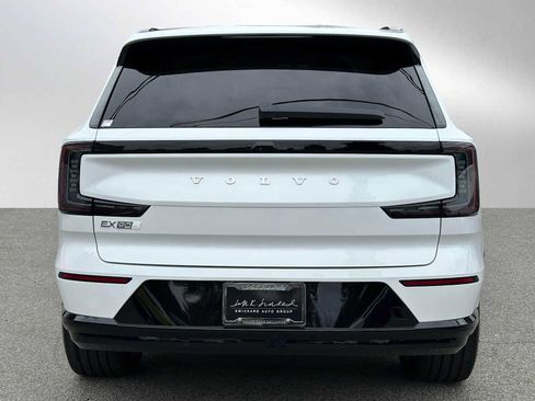 New 2025 Volvo EX90 Plus image 12