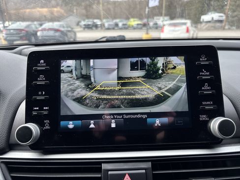 Used 2021 Honda Accord Touring image 30