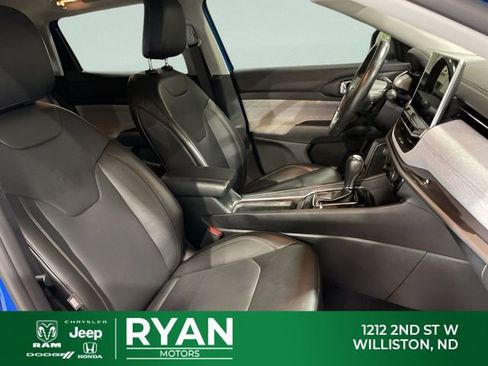 Used 2022 Jeep Compass Latitude image 31