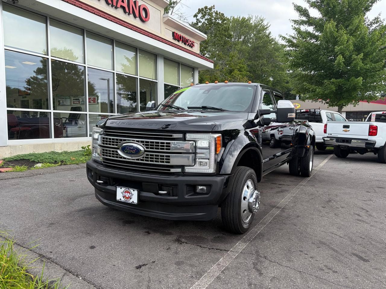 Used 2017 Ford F450 Platinum w/ Platinum Ultimate Package AWD/4WD image 2