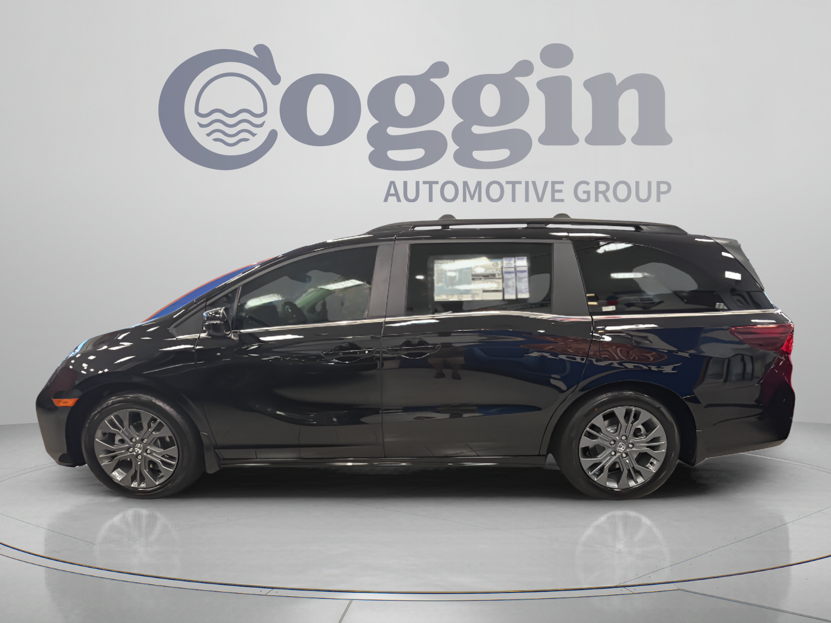 New 2026 Honda Odyssey Touring image 2