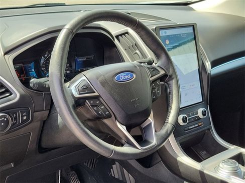 Used 2022 Ford Edge SEL w/ Convenience Package image 11