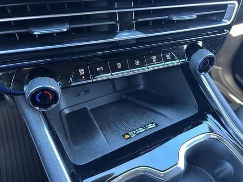 Used 2024 Chevrolet Traverse RS w/ LPO, Floor Liner Package image 34