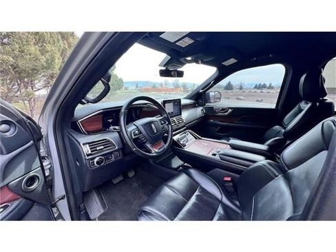 Used 2020 Lincoln Navigator 4WD image 21