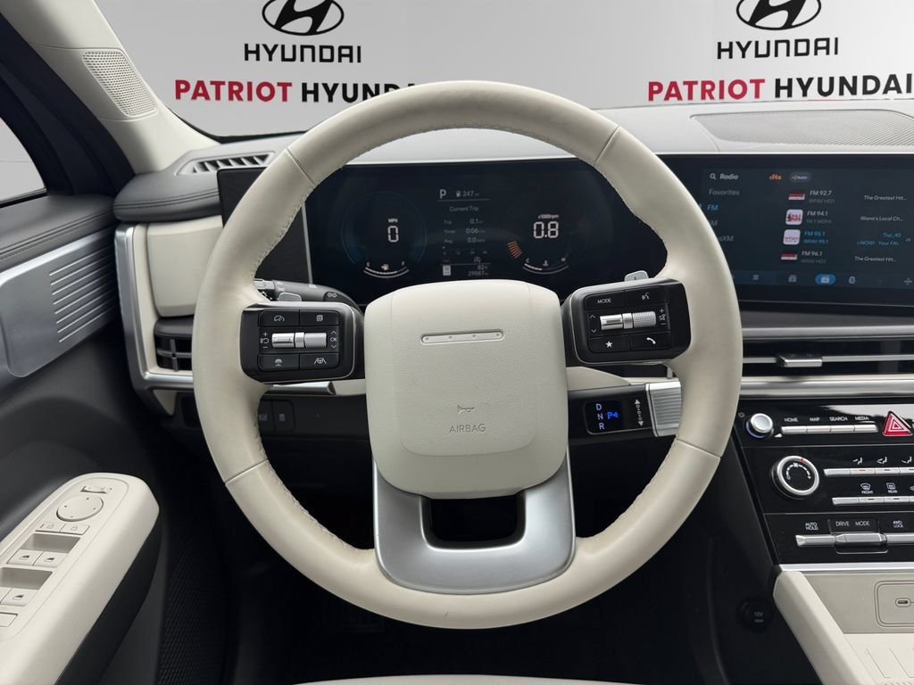 Used 2025 Hyundai Santa Fe SE AWD/4WD image 12