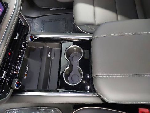 New 2026 Chevrolet Suburban Premier AWD/4WD image 22