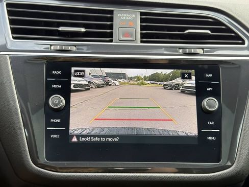 Used 2024 Volkswagen Tiguan SEL R-Line w/ MDO Package, Two-Row AWD/4WD image 28