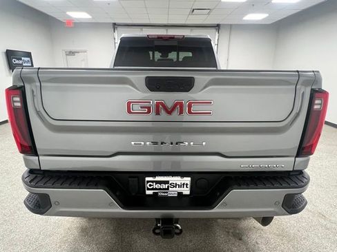 Used 2025 GMC Sierra 3500 Denali w/ Denali Reserve Package image 9