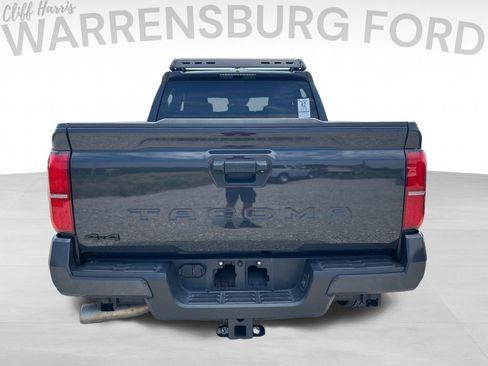 Used 2024 Toyota Tacoma TRD Sport AWD/4WD image 6