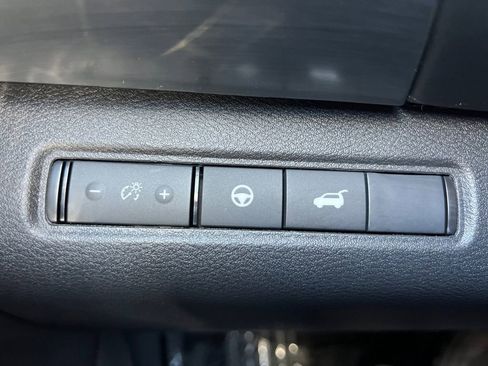 New 2026 Nissan Pathfinder SL image 25