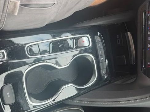 Used 2023 Buick Envision Essence AWD/4WD image 11