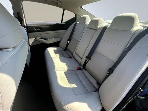 Used 2025 Nissan Altima 2.5 SV image 21