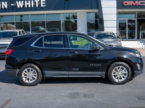 Used 2020 Chevrolet Equinox LT image 2
