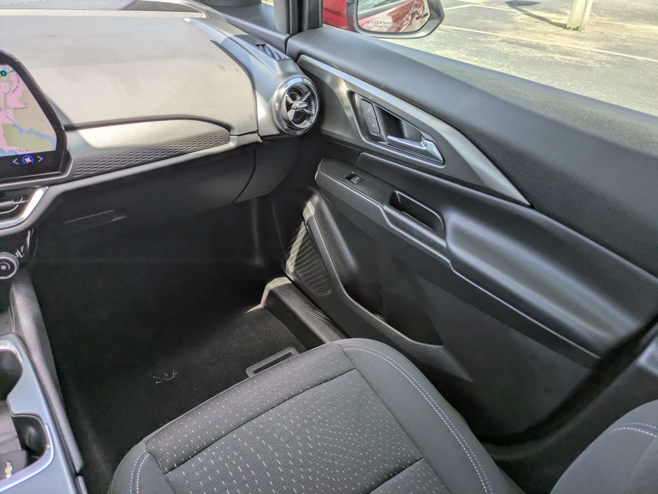 Used 2025 Chevrolet Equinox EV LT w/ Comfort Package FWD image 17
