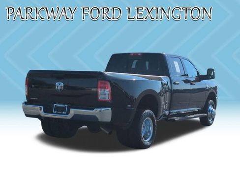 Used 2024 RAM 3500 Tradesman w/ Chrome Appearance Group AWD/4WD image 5