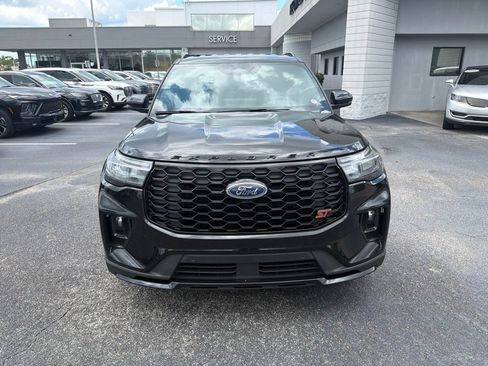 Used 2025 Ford Explorer ST AWD/4WD image 6