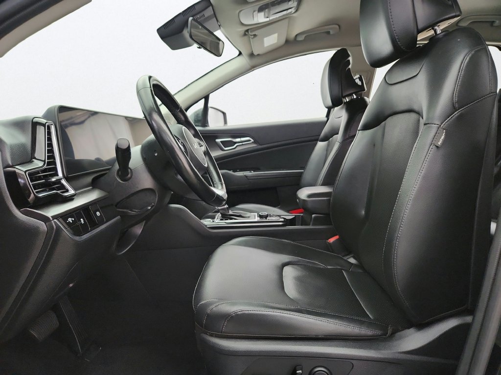 Used 2024 Kia Sportage EX FWD image 11